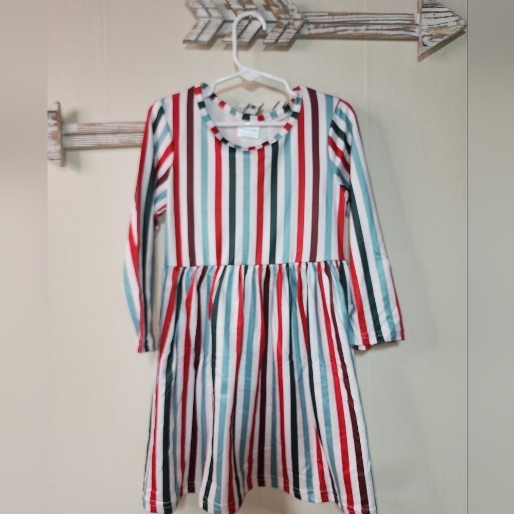 Girls 4/5 NWOT Christmas Dress
